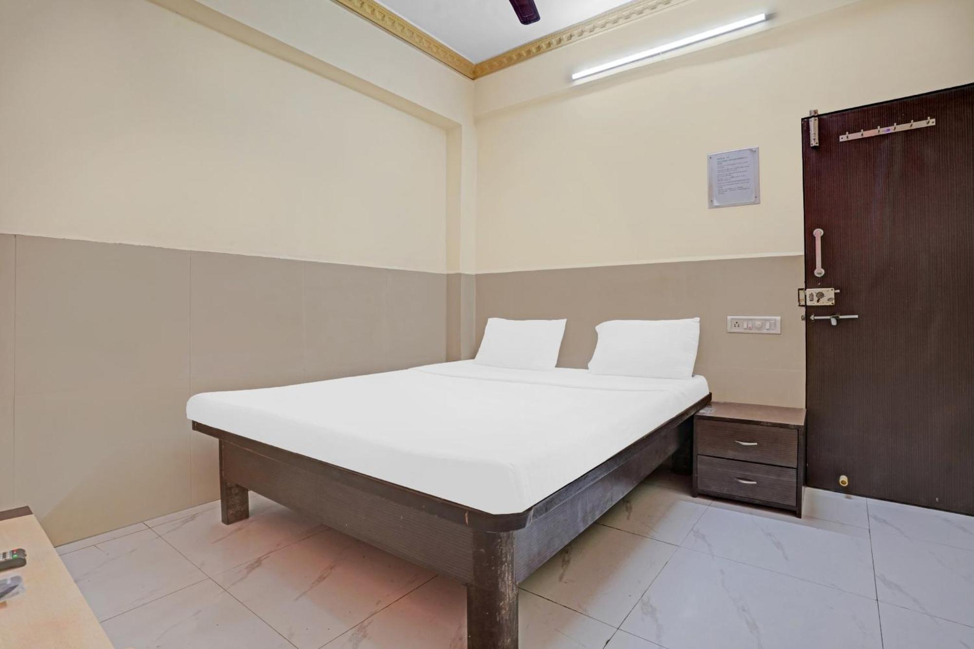 Spot On 81122 Alfa Lodge Bombay Exterior foto