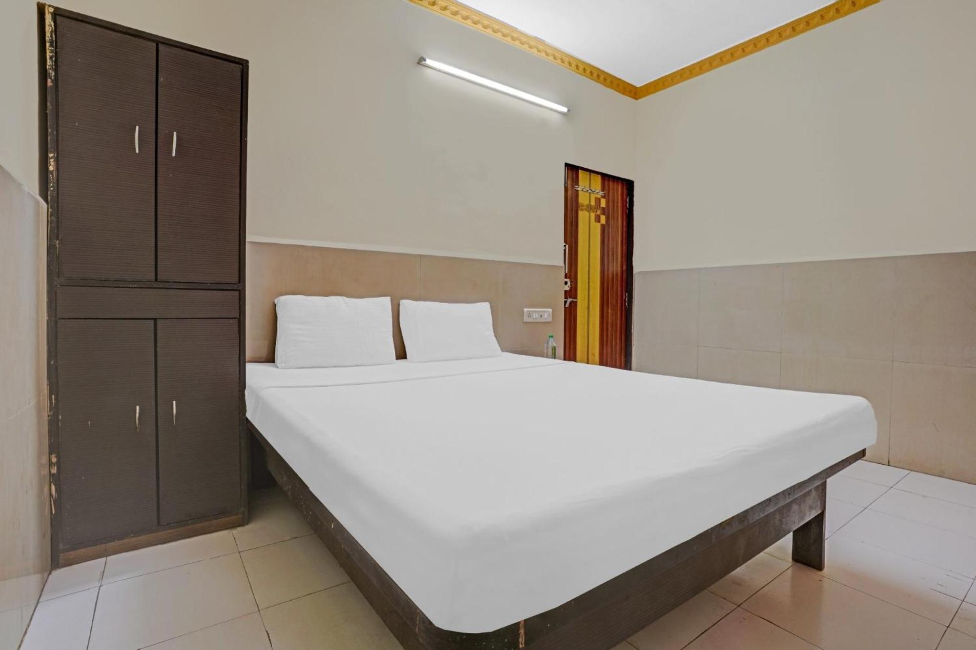 Spot On 81122 Alfa Lodge Bombay Exterior foto
